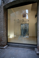 http://www.antjepeters.com/files/gimgs/th-96_AntjePeters_Venice_05.jpg
